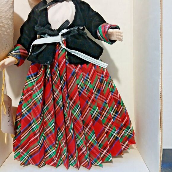 Vintage Effanbee Doll, 1154 Robyn - Picture 6 of 8